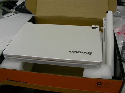 lenovo-ideapad-s10e-package-opened.jpg