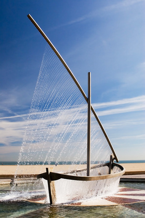 yacht-shaped-fountain.jpg