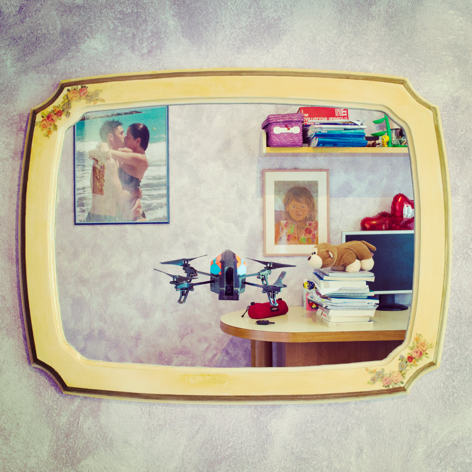 drone-selfie-bedroom-by-iocose